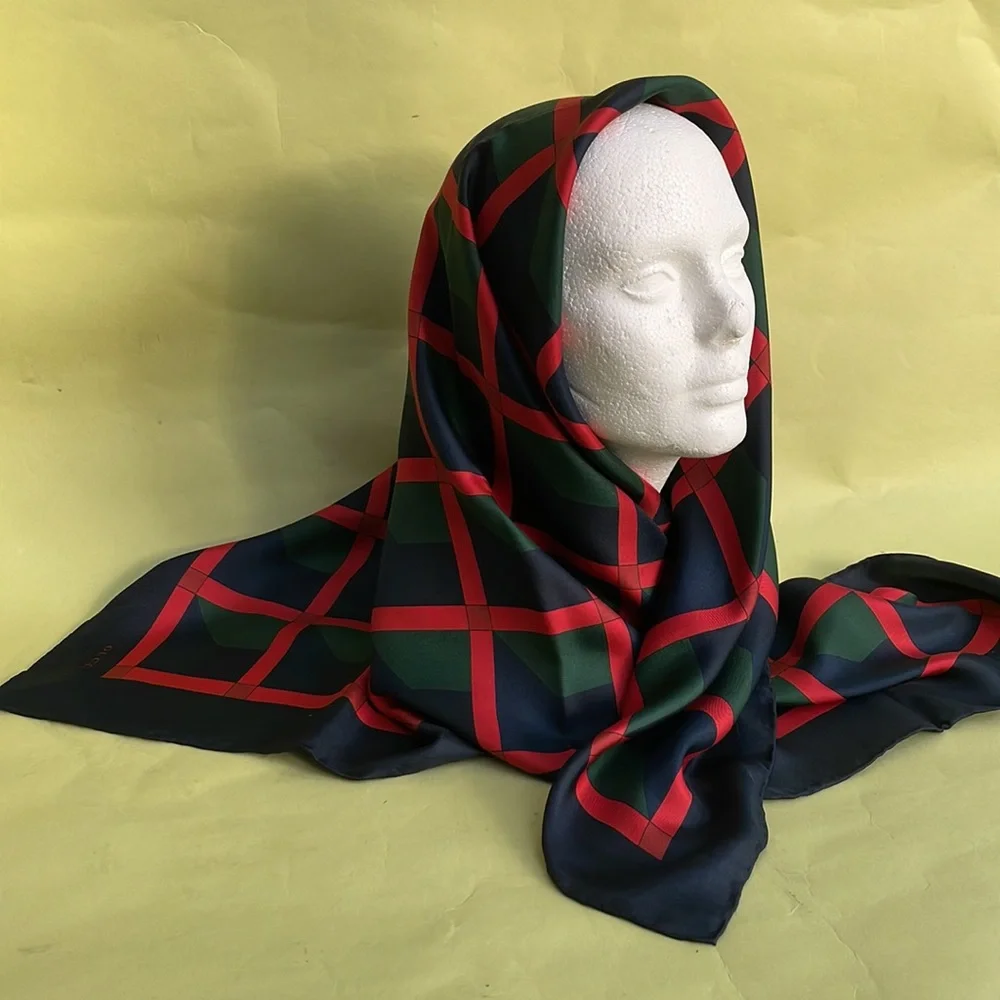 New red/green/navy blue Gucci silk scarf
